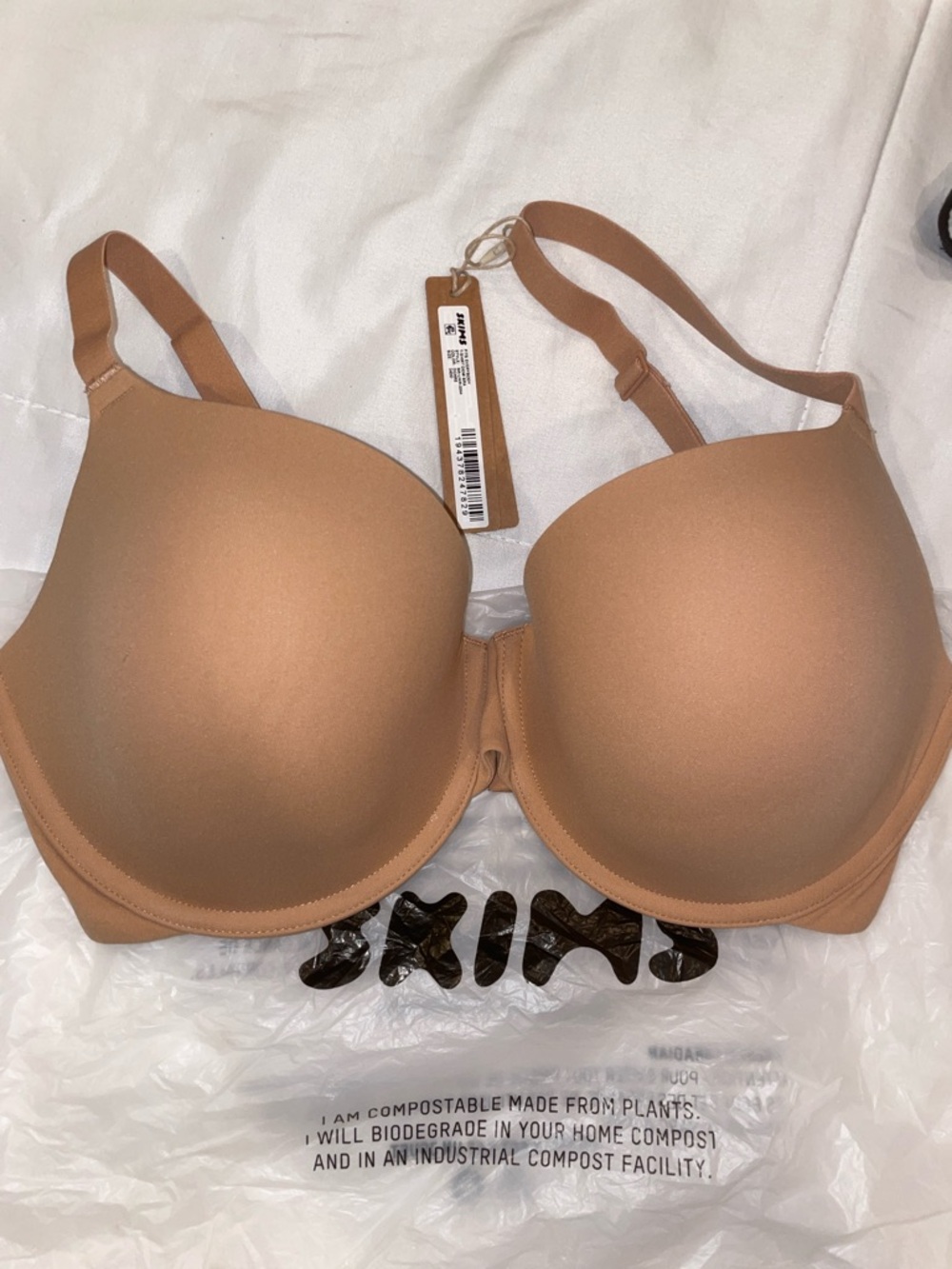 SKIMS new with tags fits everybody Bra — nude 34DD
